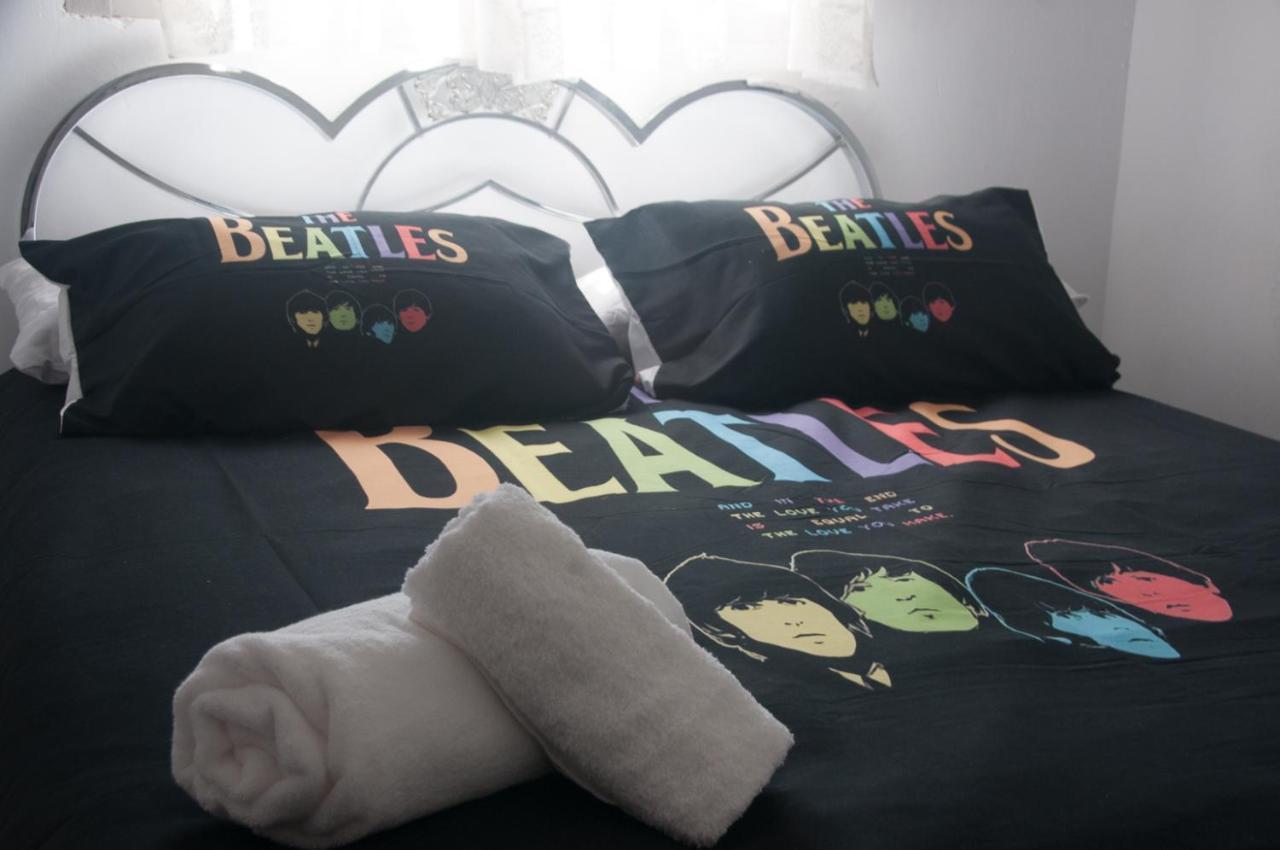 Pinos del Valle Casa Beatles Del Valle מראה חיצוני תמונה