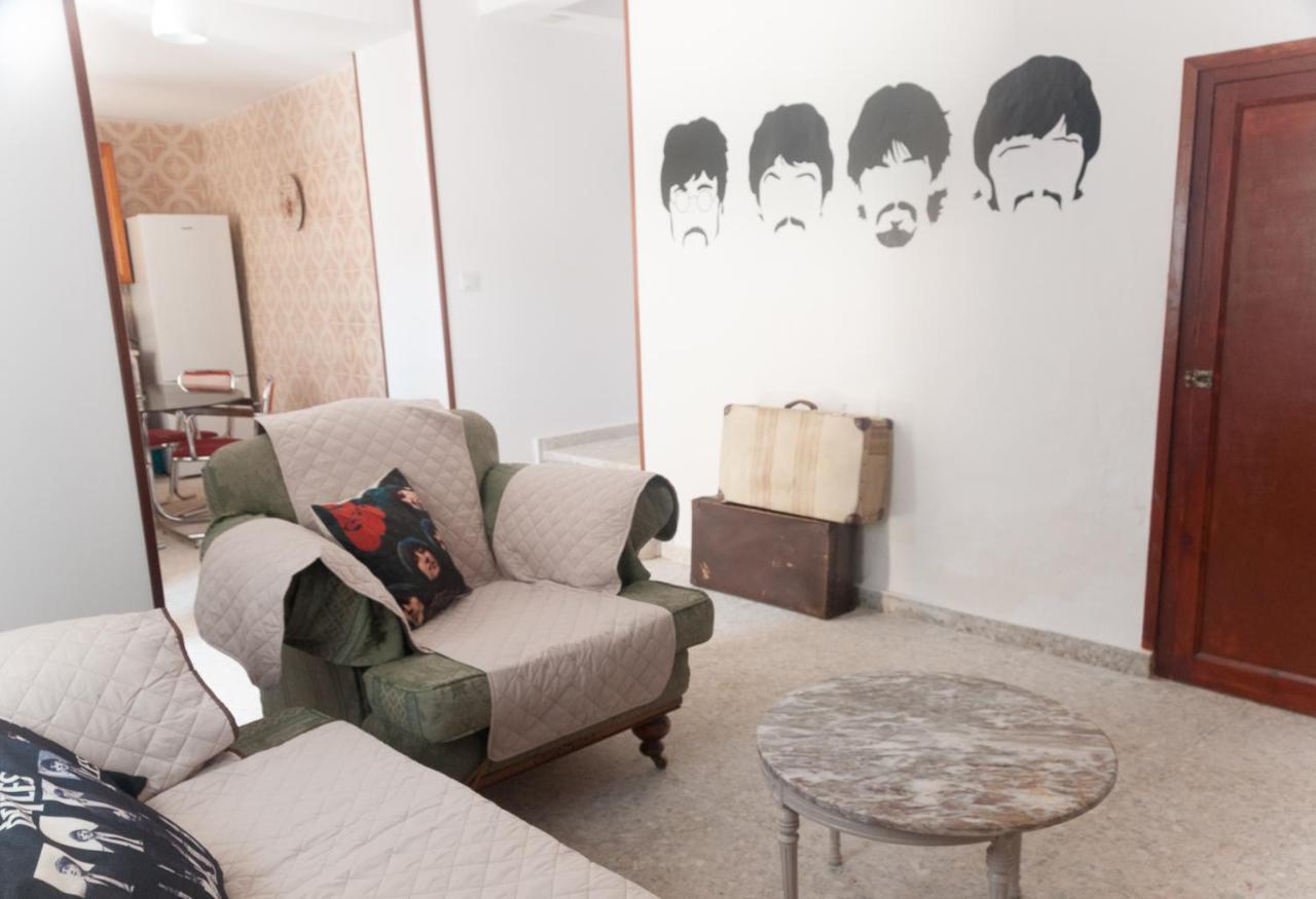 Pinos del Valle Casa Beatles Del Valle מראה חיצוני תמונה